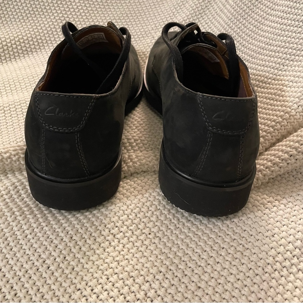 Clarks Black Oxford Shoes for Men - Picture 3 of 7